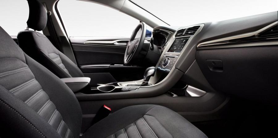  Ford Fusion Hybrid Titanium 2013 года  (фото 20 из 22)